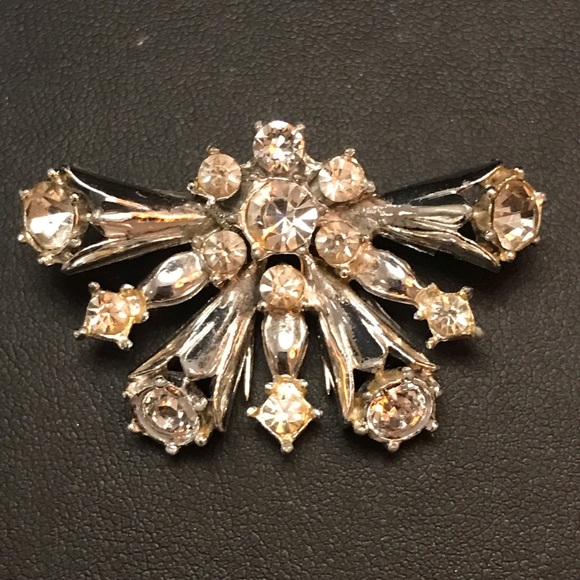 CORO Art Deco Brooch Fur Clip Signed. Rhinestones - Picture 1 of 6